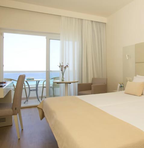 Hotel & Suites Sabina  in Cala Millor
