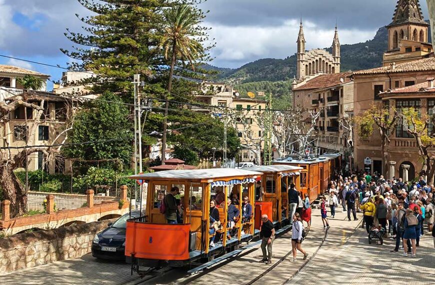 Roter Blitz Mallorca – Historische Zugfahrt von Palma nach Sóller